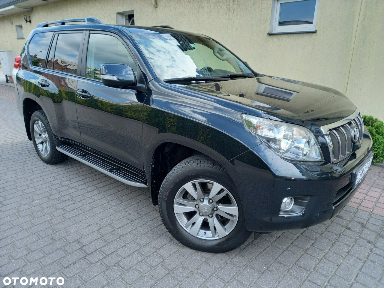 Toyota Land Cruiser - 2