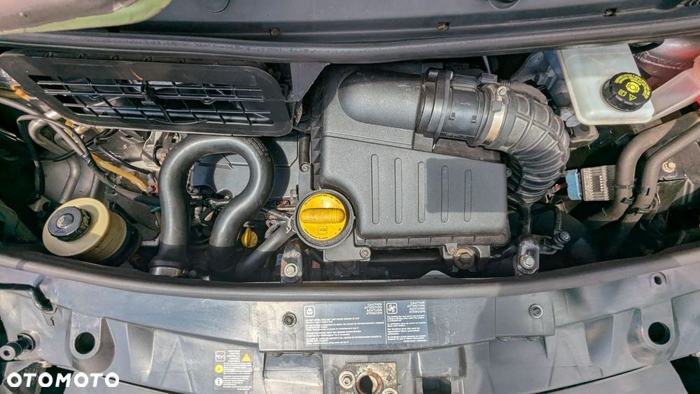 Opel Vivaro - 34