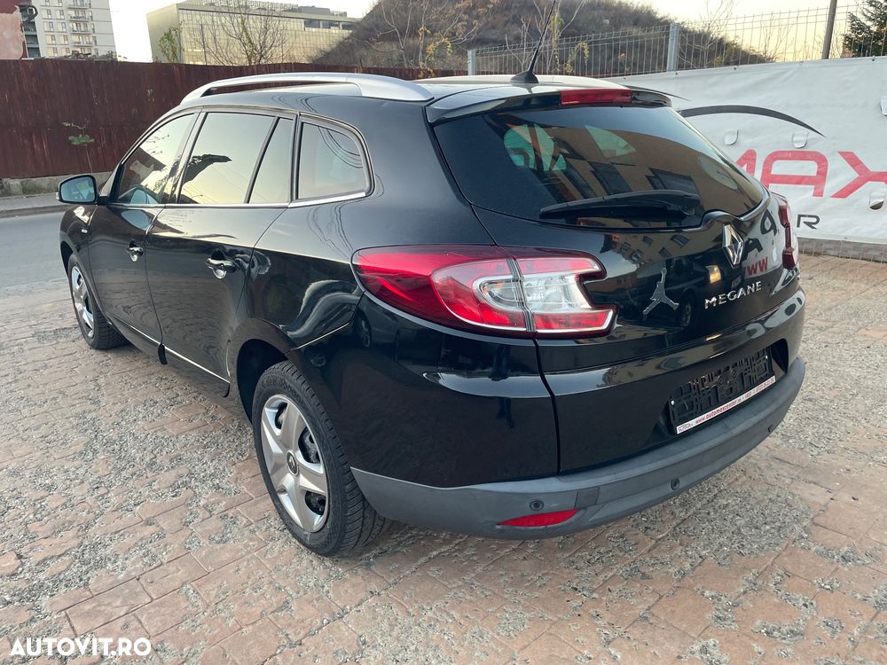 Renault Megane ver-grandtour-energy-dci-130-bose-edition - 4