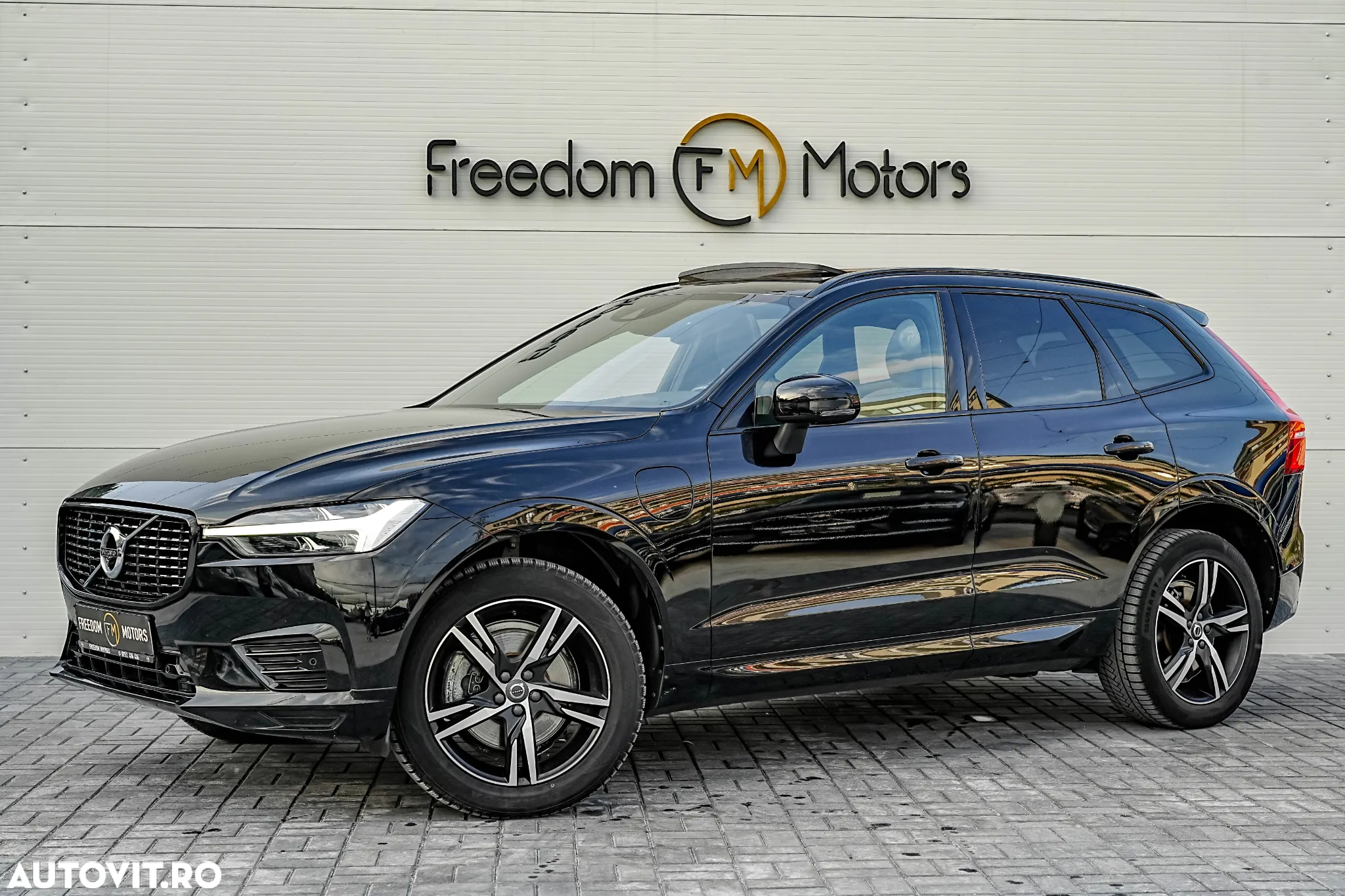 Volvo XC 60 T6 AWD Recharge Geartronic RDesign Expression - 5