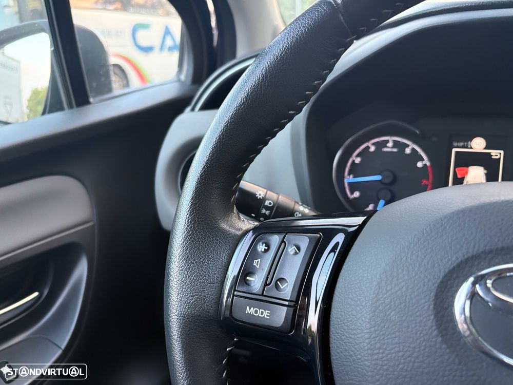 Toyota Yaris 1.0 VVT-i Comfort +PS Style +P.Techno +P.Sport - 21
