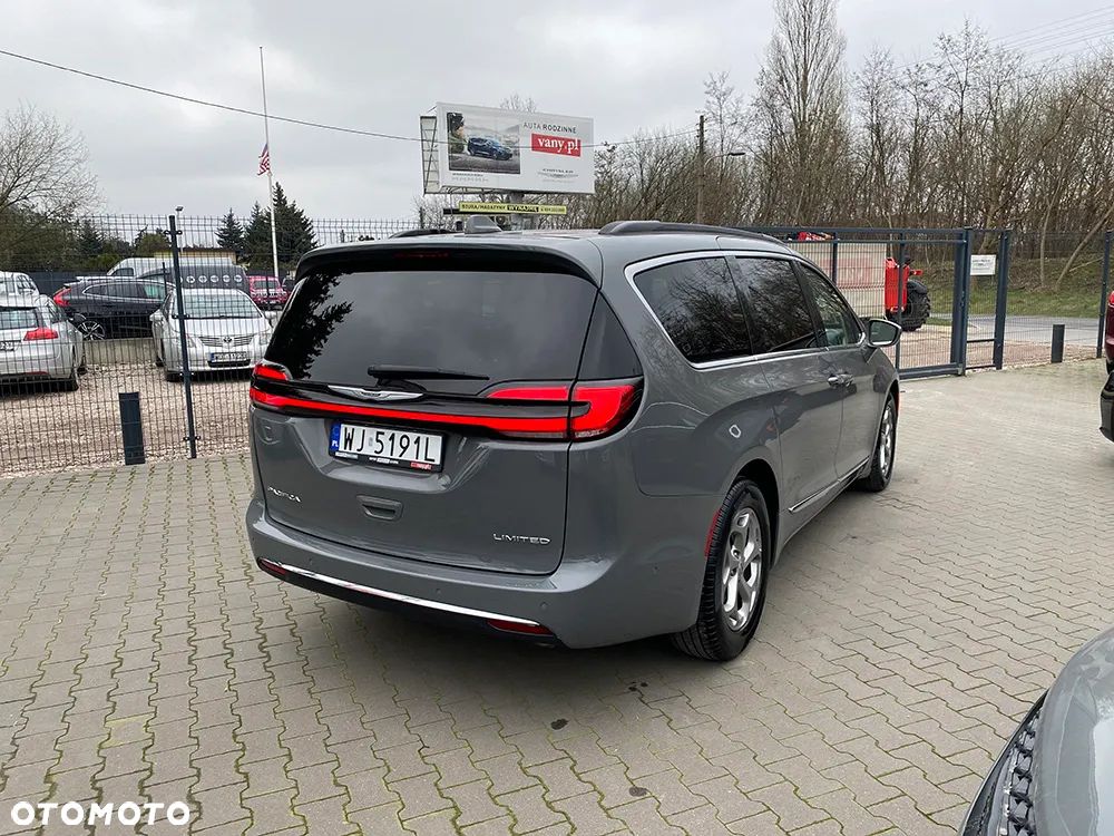 Chrysler Pacifica - 3