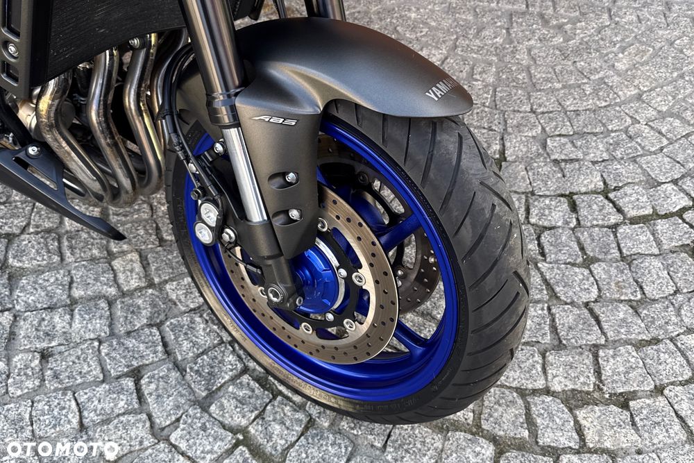 Yamaha FZ8 - 4