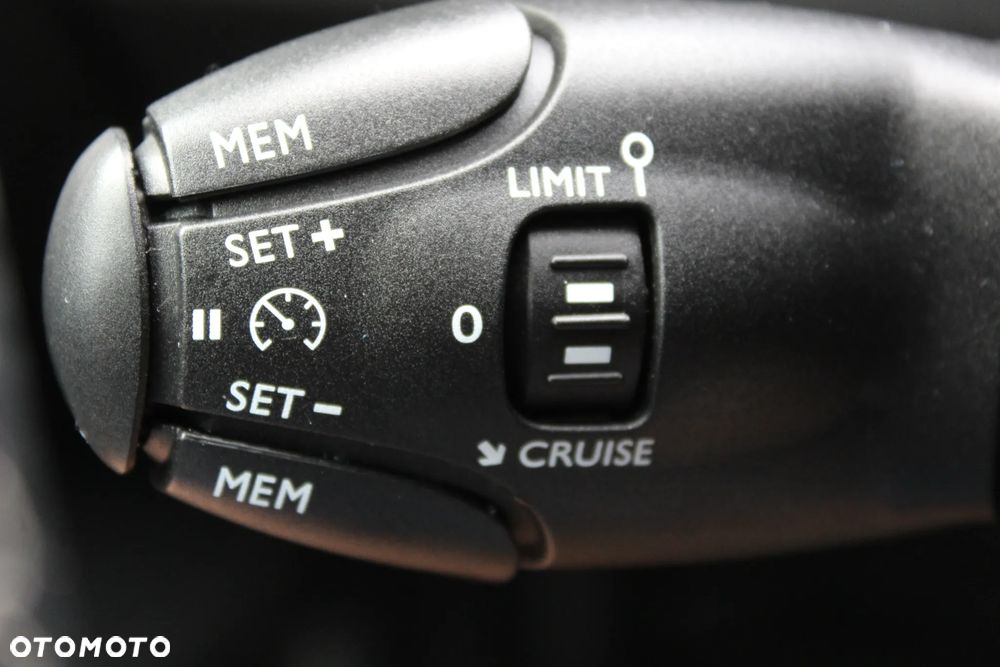 Peugeot 3008 1.2 PureTech Allure S&S - 18