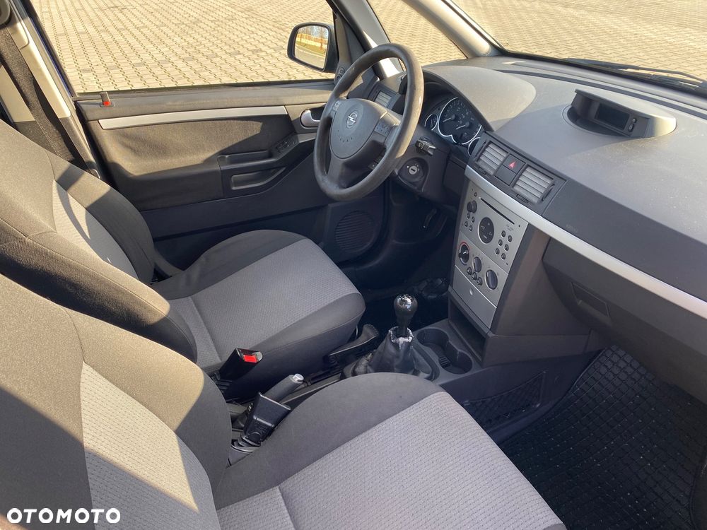 Opel Meriva 1.6 (Essentia) - 11