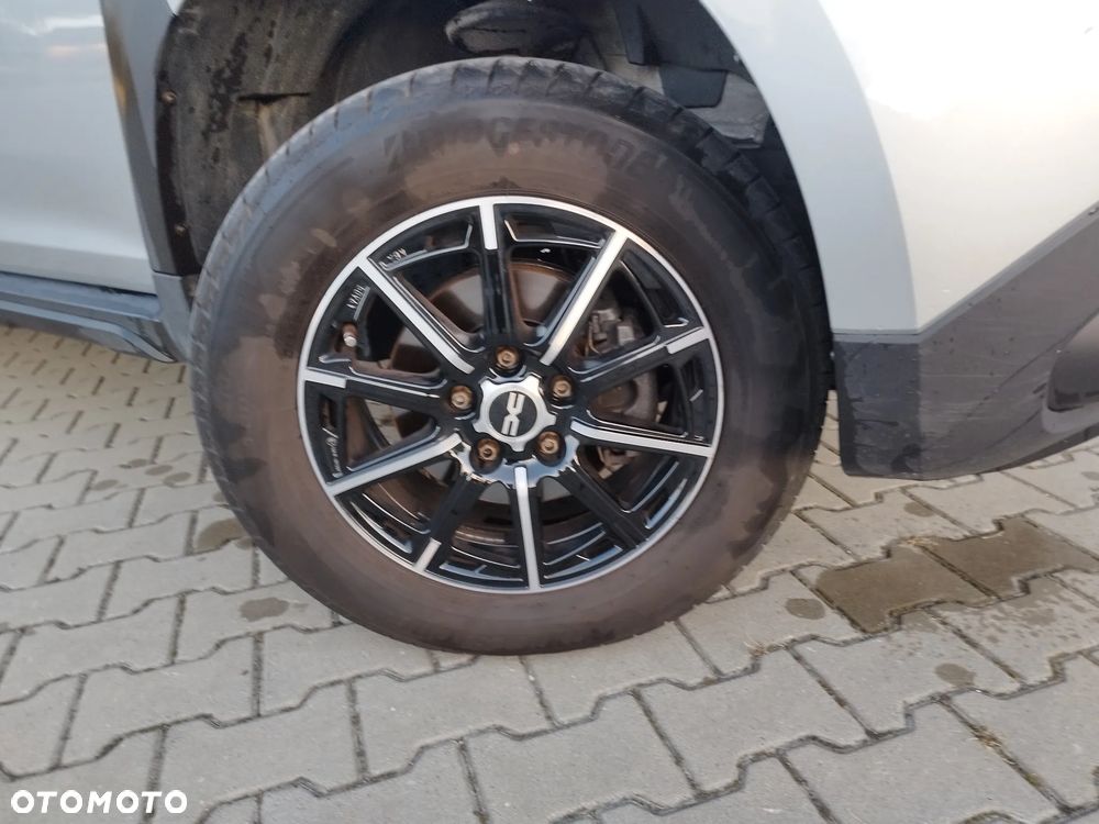 Dacia Duster ver-tce-130-4wd-gpf-celebration - 12