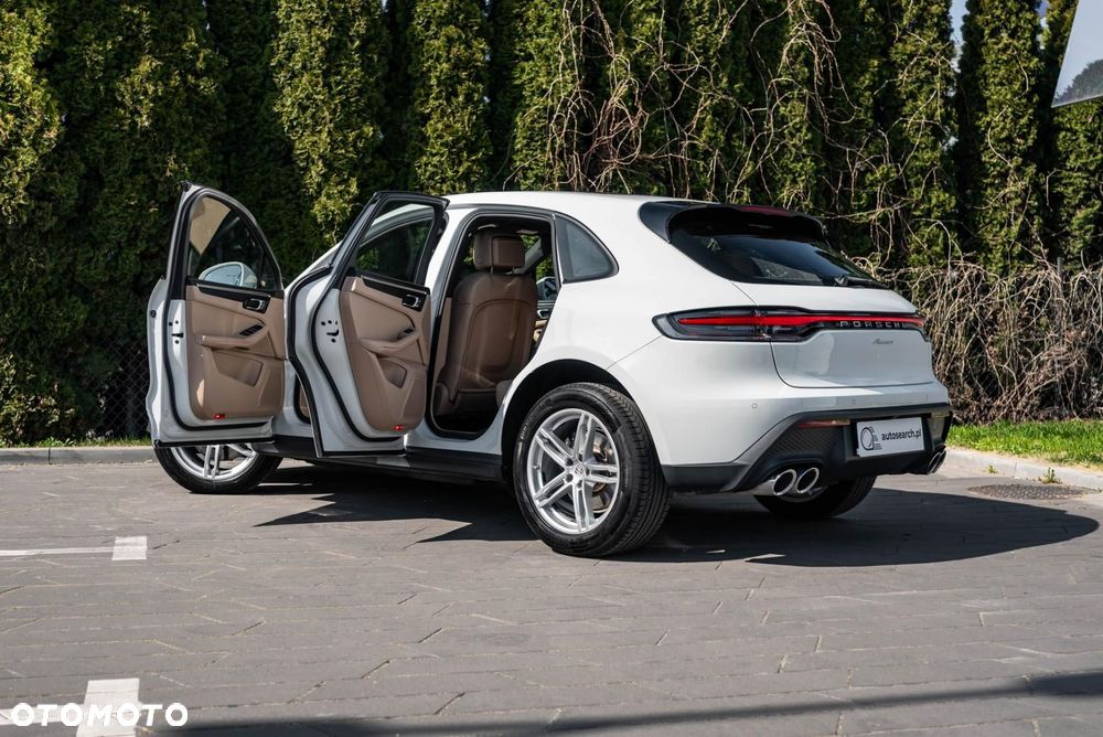 Porsche Macan Standard - 40