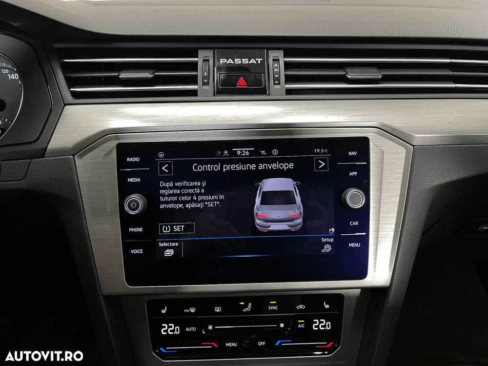 Volkswagen Passat 2.0 TDI Advance - 17