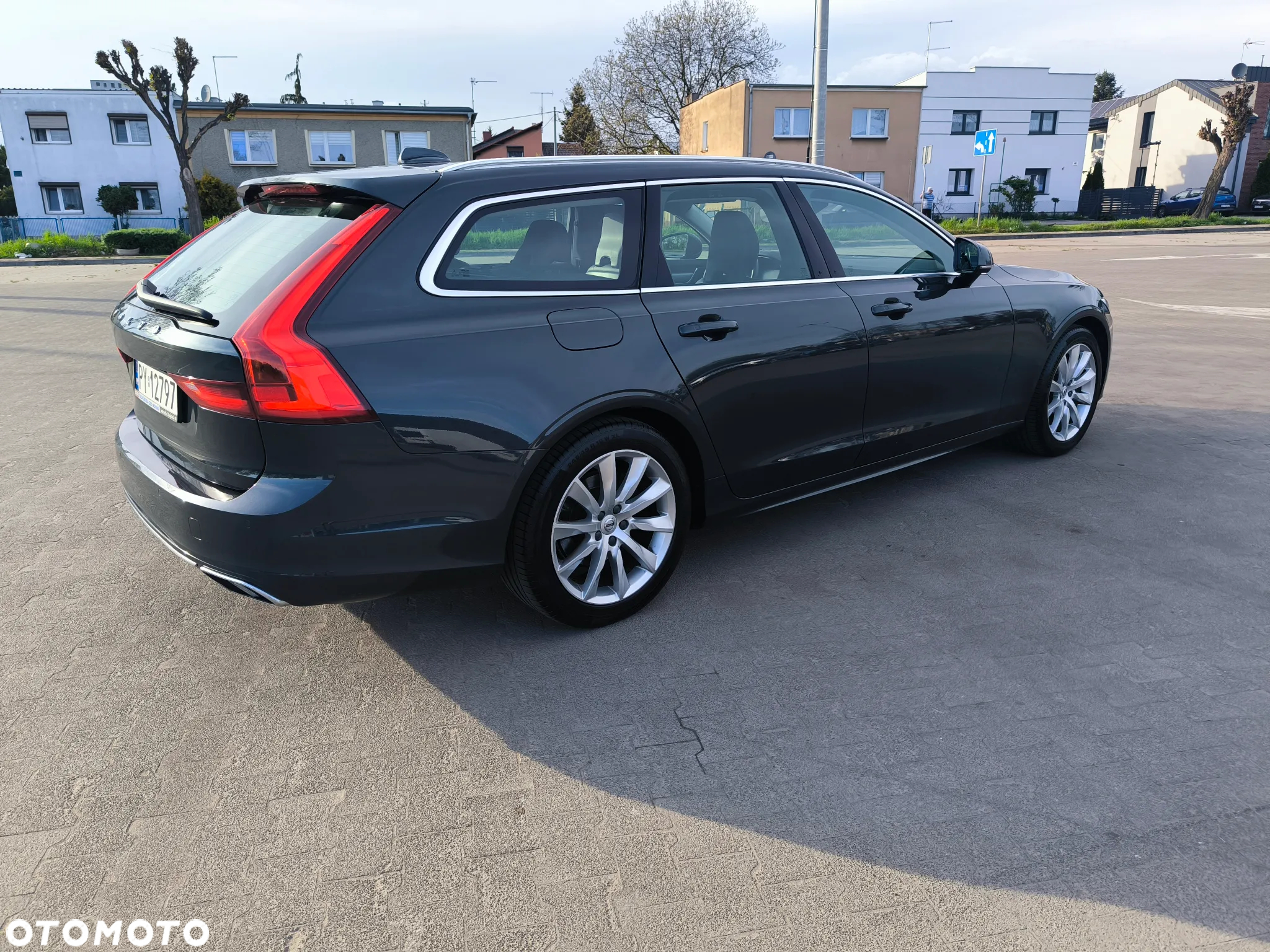 Volvo V90 D4 Geartronic Momentum - 14
