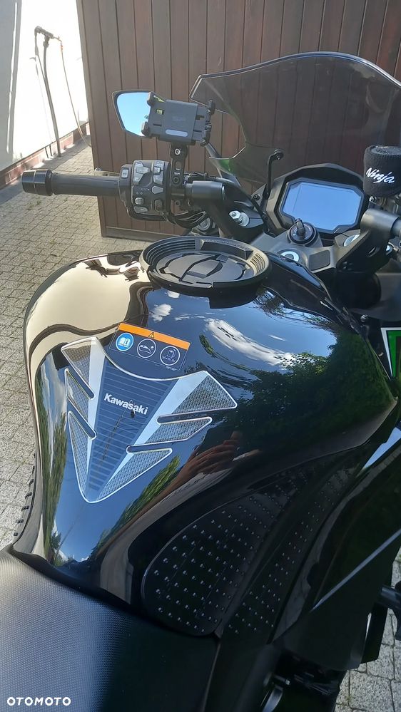 Kawasaki Ninja 1000 SX - 16