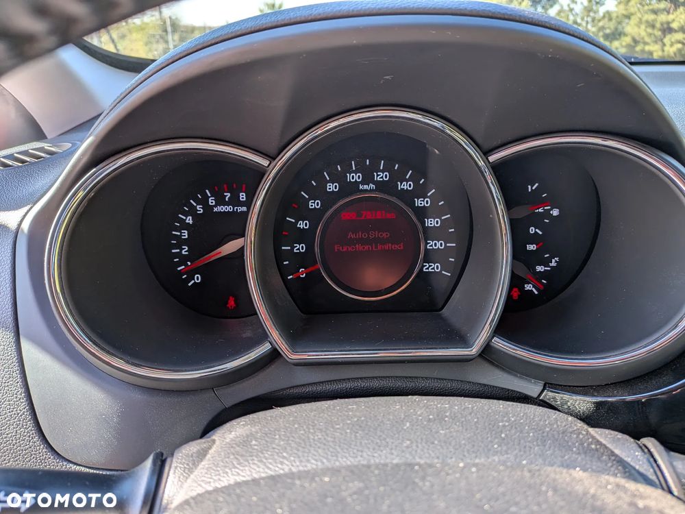 Kia Rio - 8
