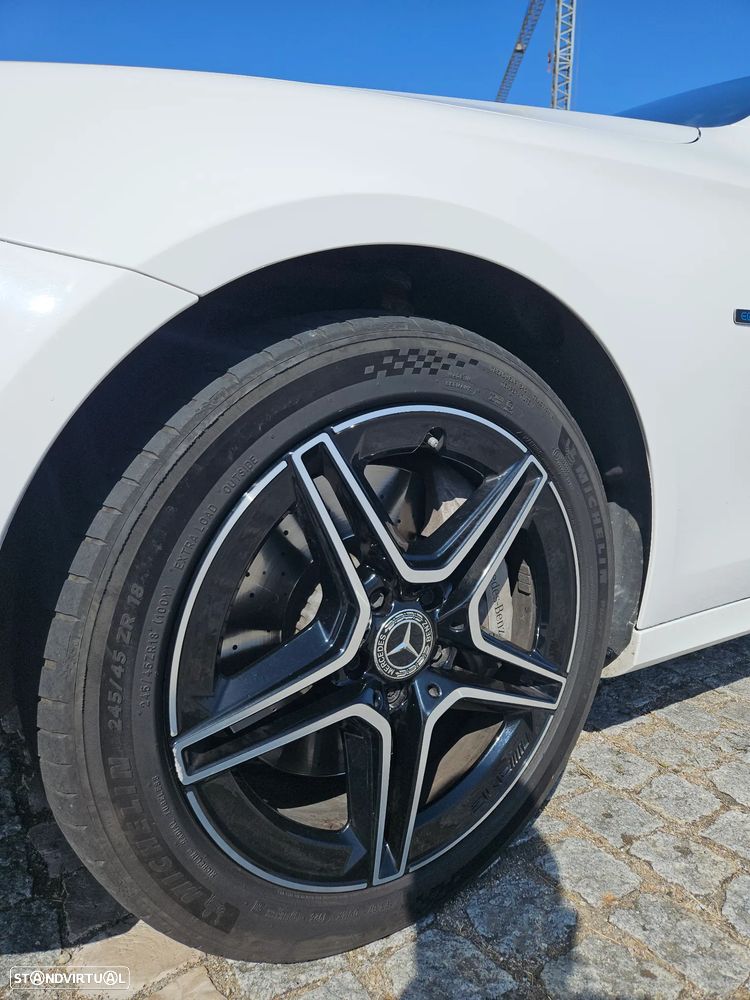 Mercedes-Benz E 300 de 9G-TRONIC AMG Line - 13