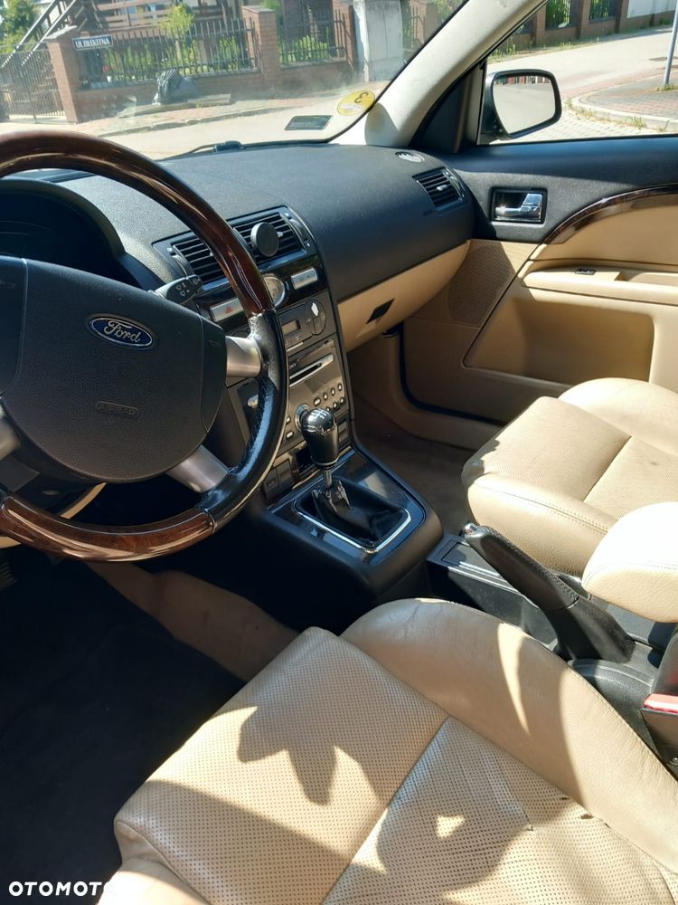 Ford Mondeo 2.0 TDCI Ghia - 8