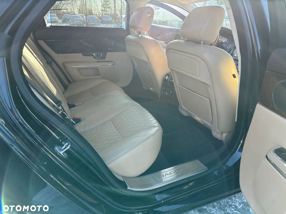 Jaguar XJ 3.0 T LWB AWD Portfolio - 15