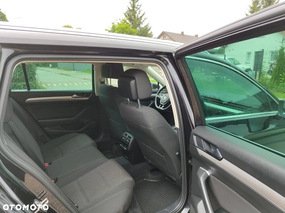 Volkswagen Passat Variant 2.0 TDI SCR DSG Highline - 26