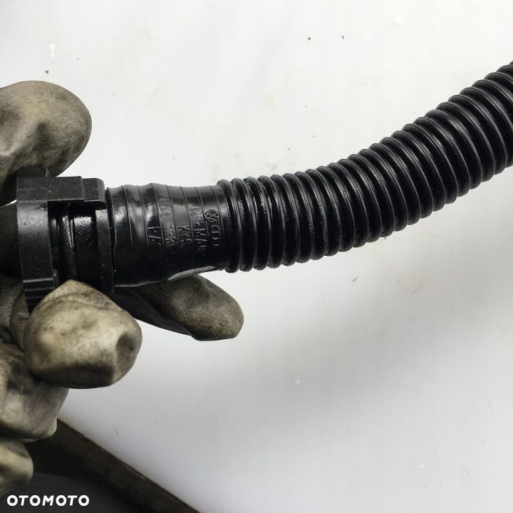 PRZEWÓD POWIETRZA AUDI A4 B6 2.0 ALT 06B133809L - 3