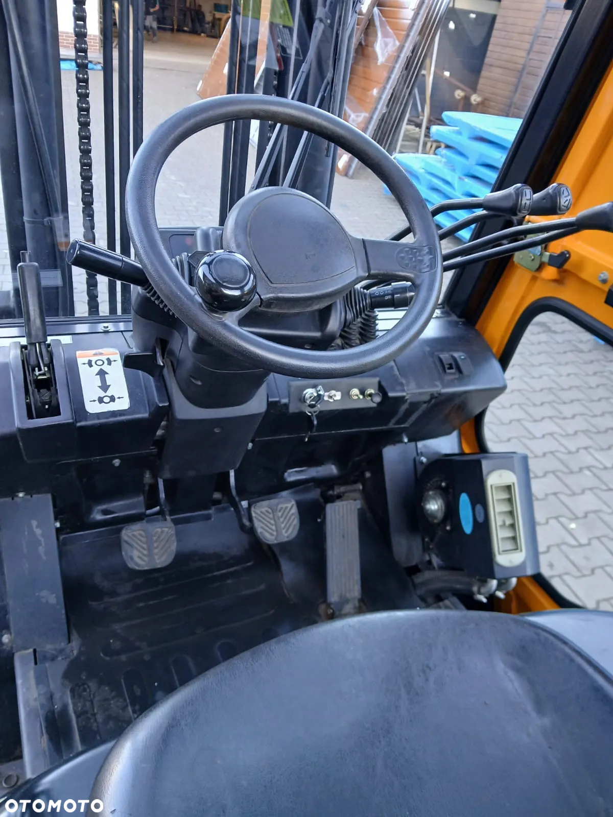Inny Blachdeker Nissan FG 35 - 7
