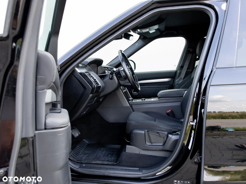 Land Rover Discovery V 3.0 SDV6 HSE - 32