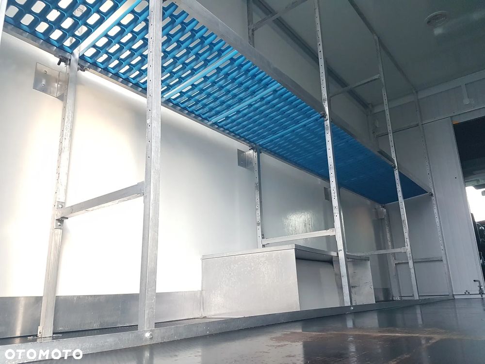 Iveco DAILY KONTENER NISKOPODŁOGOWY 4,43x2,23x2,42 SKLEP KAMPER KONIOWÓZ BAR KLIMA - 24