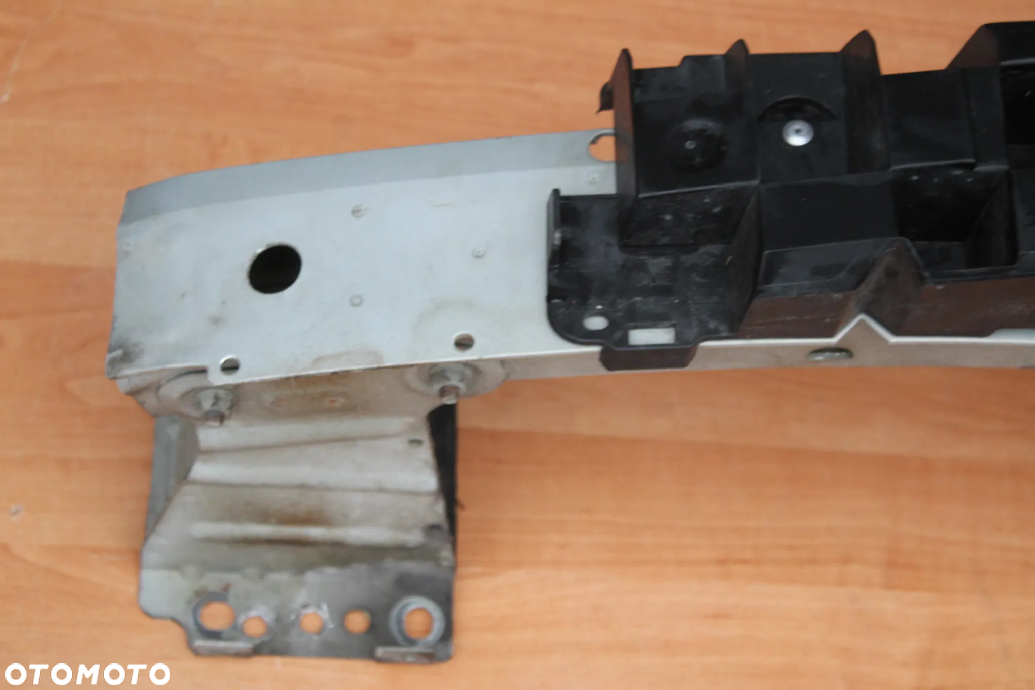 BELKA ZDERZAKA PRZEDNIEGO ABSORBERY ŚLIZG OPEL ASTRA H GTC CABRIO TWINTOP Z167 - 6