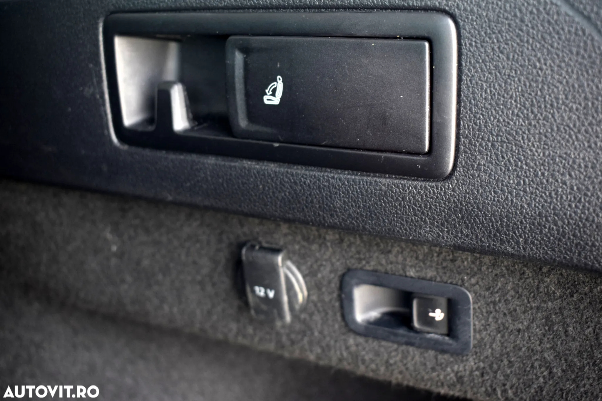 Volkswagen Passat Variant 2.0 TDI DSG 4Motion Highline - 25