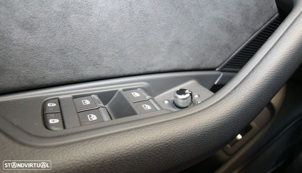 Audi A4 Avant 40 TDI S tronic S line - 18
