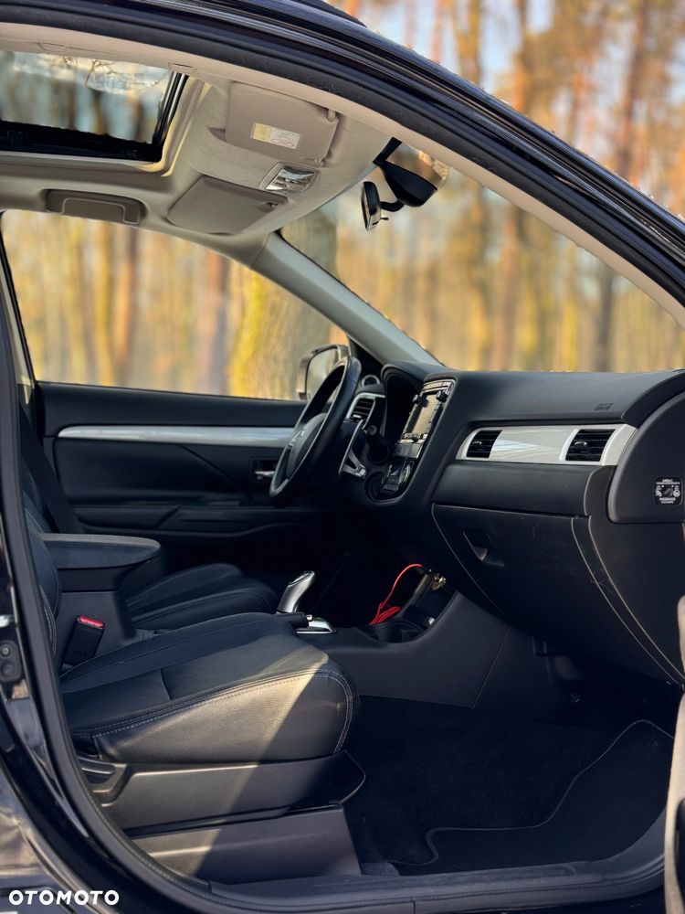 Mitsubishi Outlander Intense + - 30