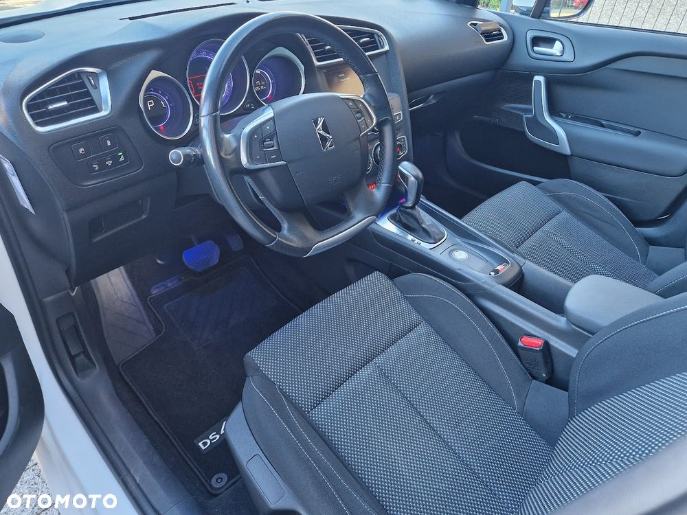 DS Automobiles DS 4 - 12