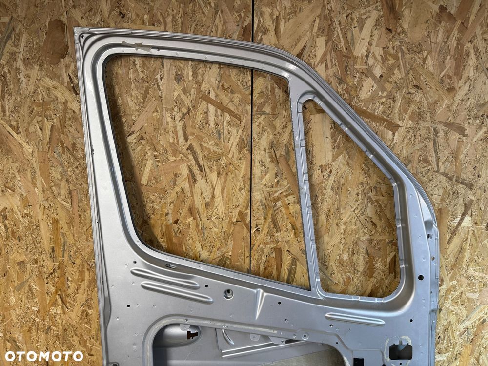 Przednie lewe drzwi Mercedes sprinter 907 - 4
