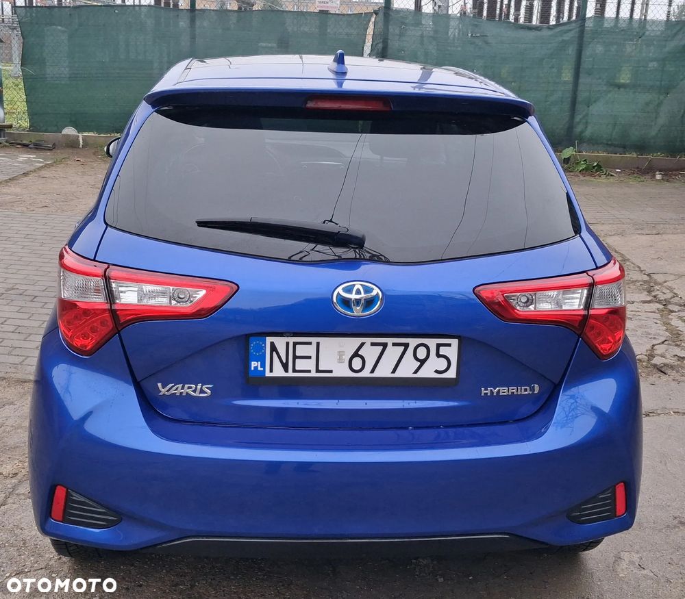 Toyota Yaris Hybrid 100 Dynamic EU6 - 3