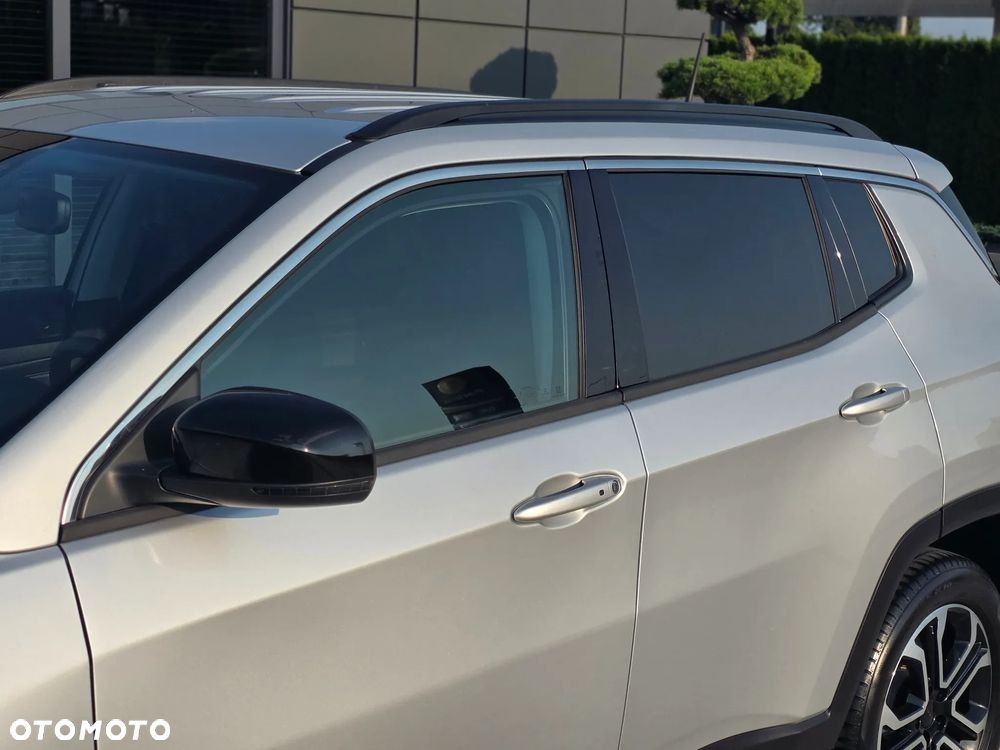 Jeep Compass 1.5 T4 mHEV Limited FWD S&S DCT - 33