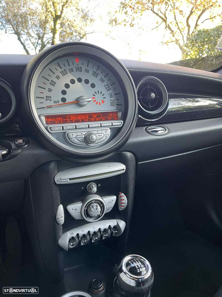 MINI 3 Portas Cooper D - 9