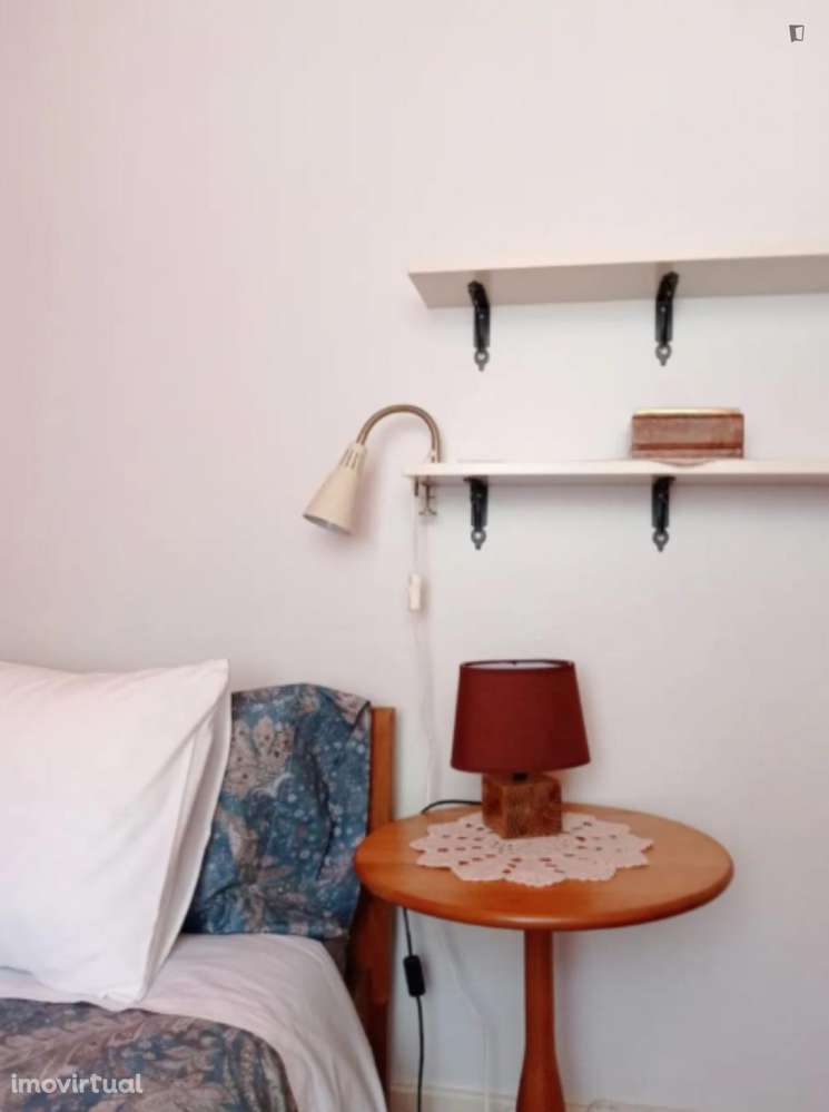 Quarto - localizado em Ajuda Lisbon - Grande imagem: 3/12