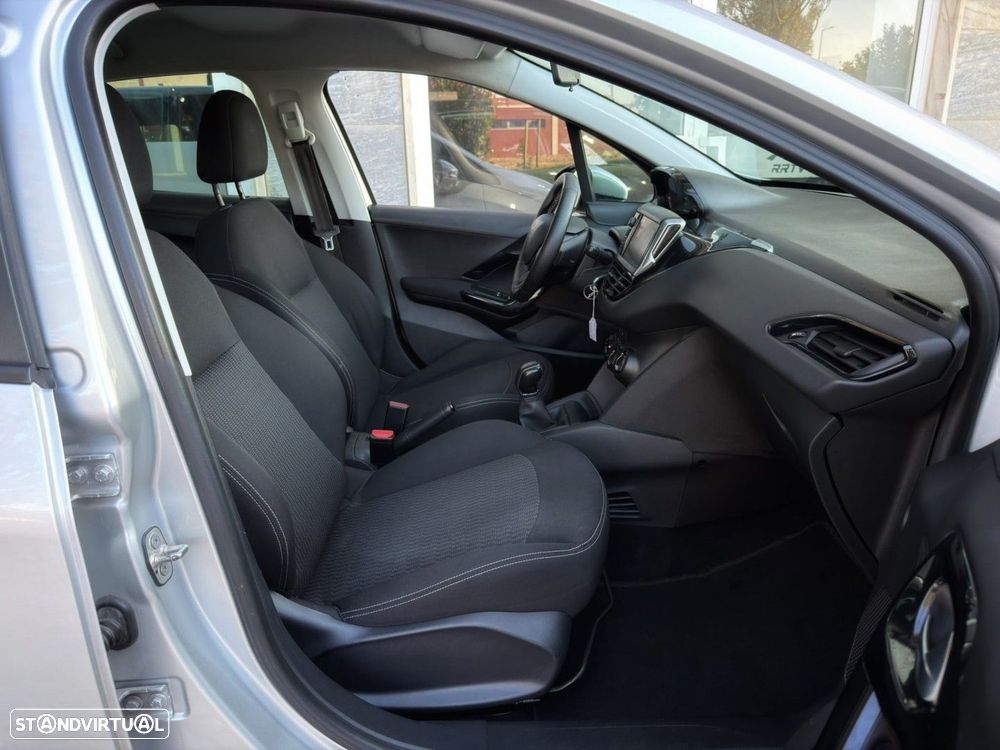 Peugeot 208 1.2 PureTech Style - 22