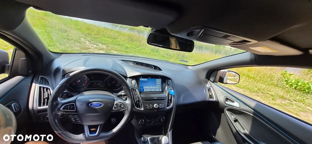 Ford Focus - 30