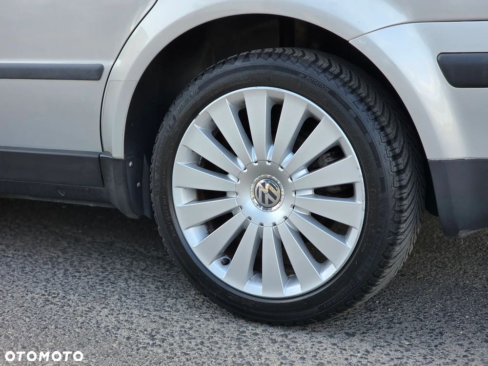 Volkswagen Passat 1.6 Comfortline - 19