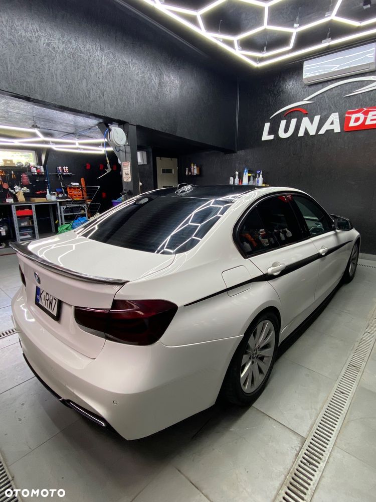 BMW Seria 3 330i xDrive Edition Luxury Line Purity - 12