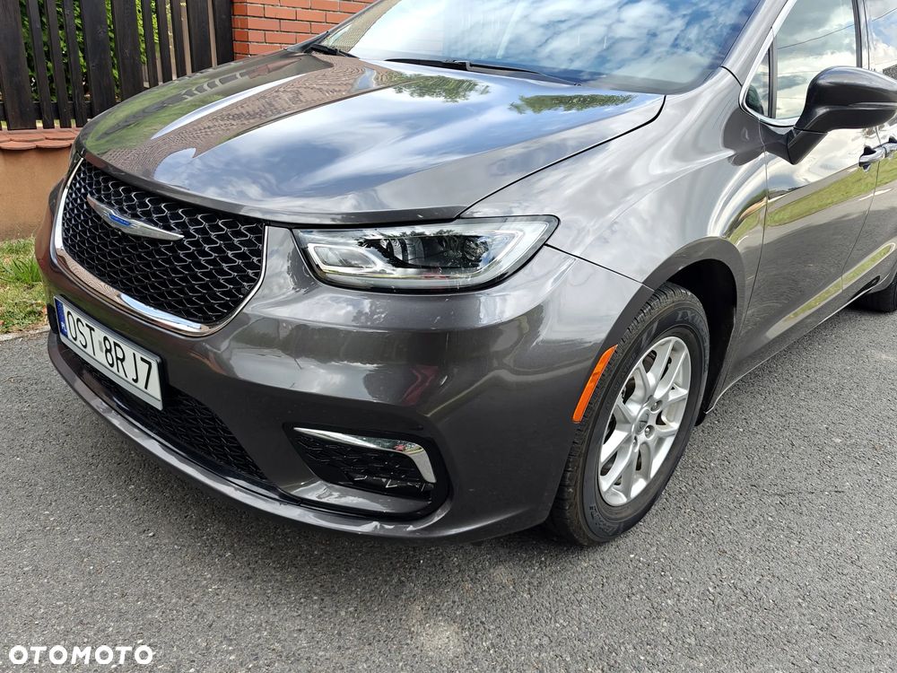 Chrysler Pacifica - 2