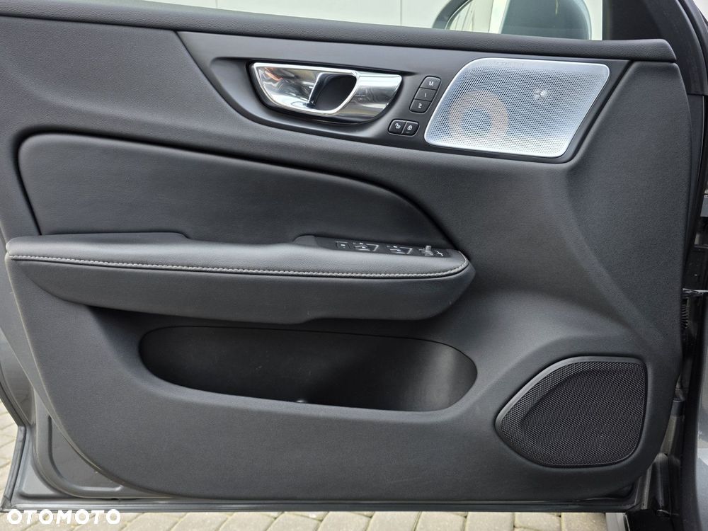 Volvo V60 Cross Country - 23