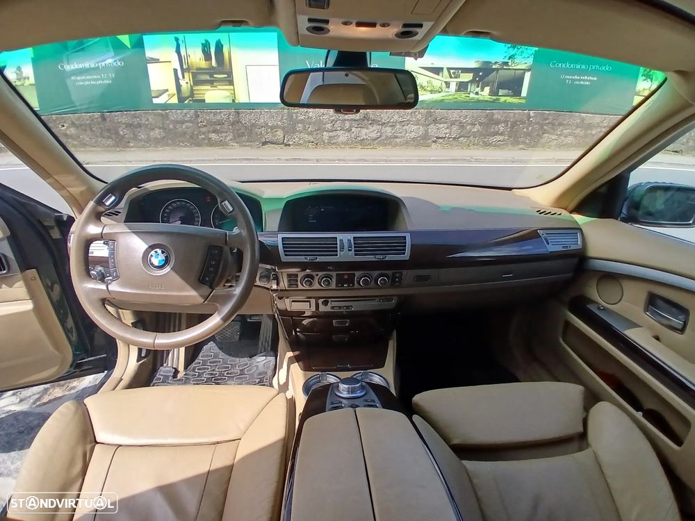 BMW 730 i - 8