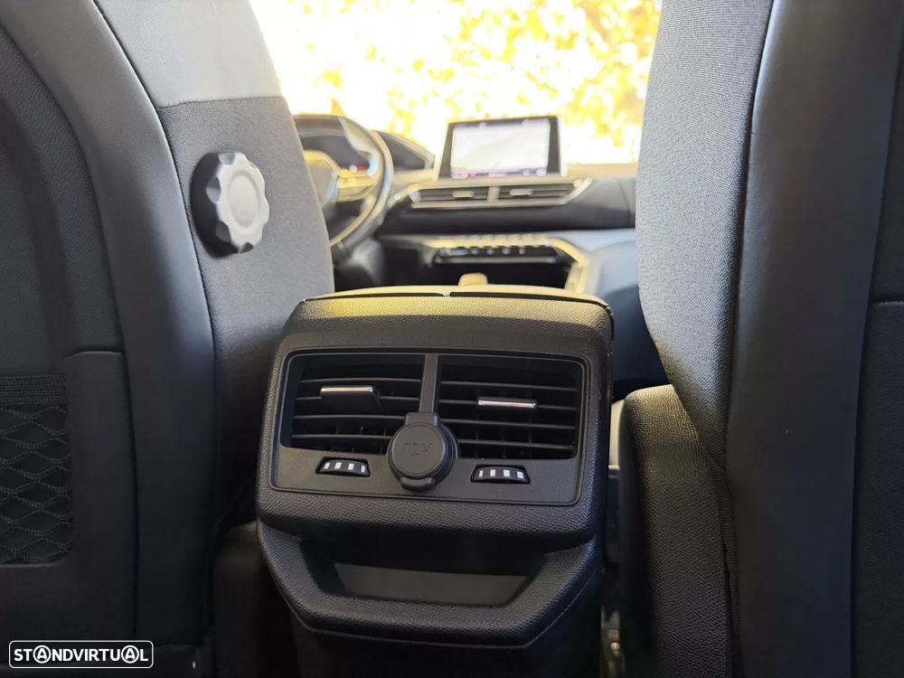 Peugeot 3008 1.2 PureTech Allure EAT6 - 31