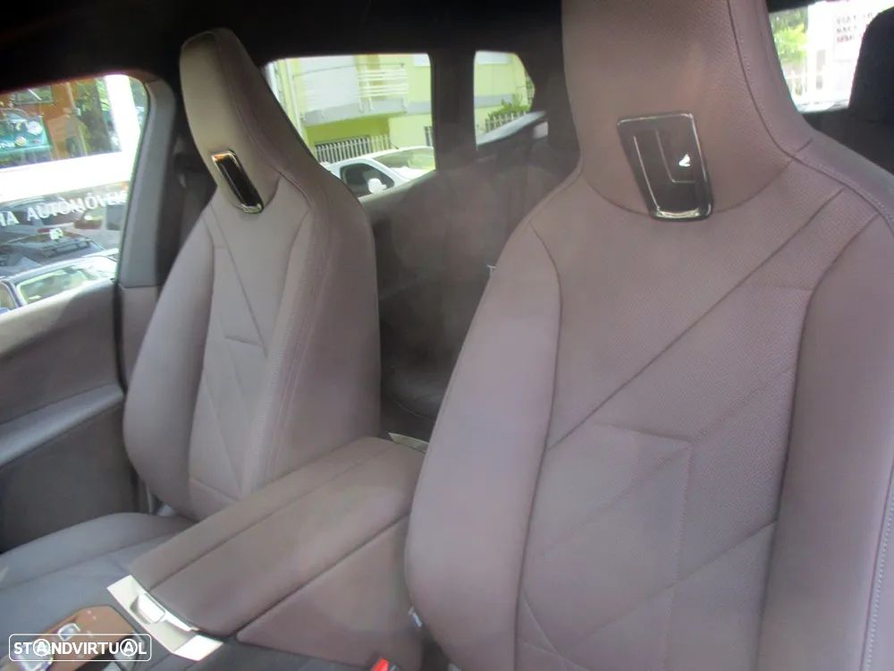 BMW iX xDrive 50 Pack Desportivo - 28