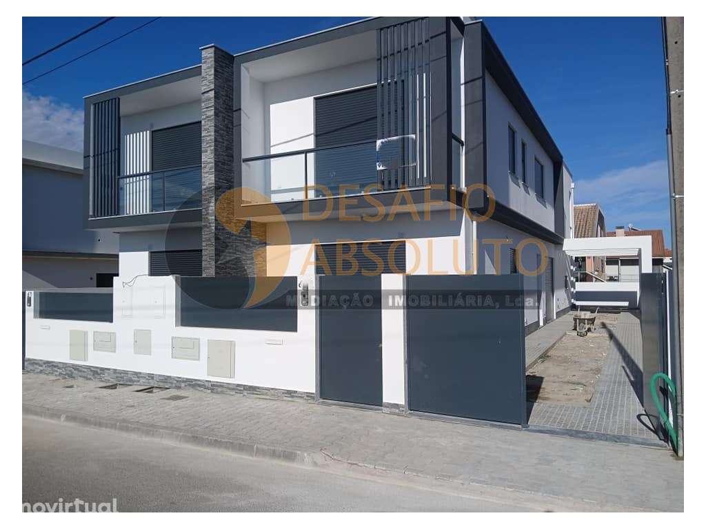 Moradia Geminada T3 c/ Pérgula. Fernão Ferro - Grande imagem: 2/16