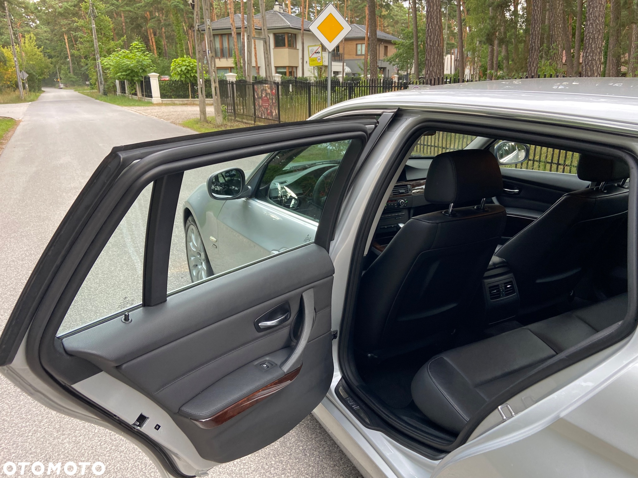 BMW Seria 3 330d DPF Touring Edition Exclusive - 25