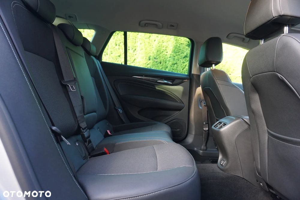 Opel Insignia - 26