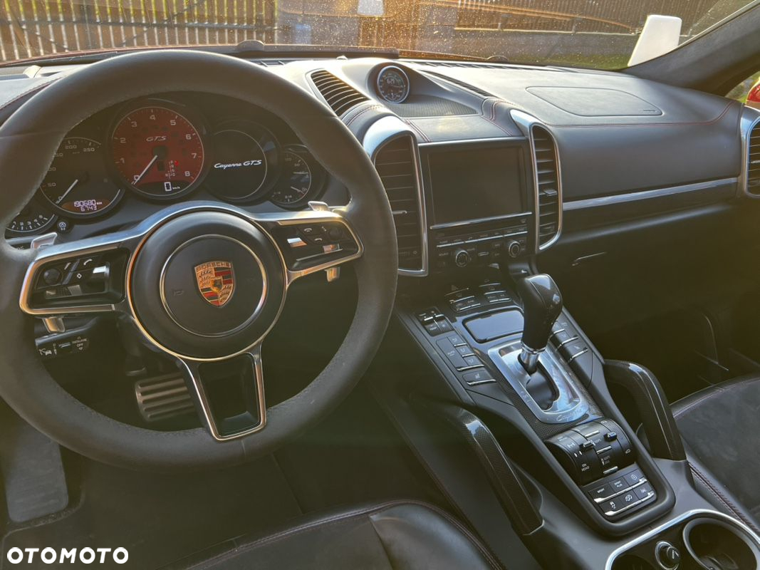 Porsche Cayenne GTS - 13