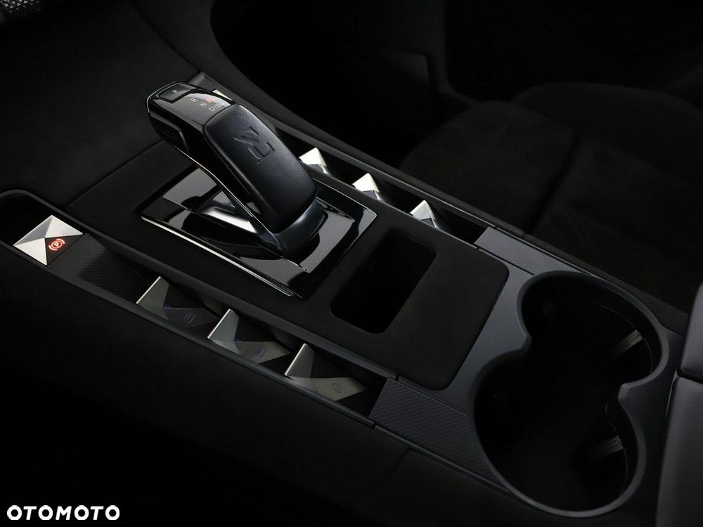 DS Automobiles DS 7 Crossback - 31