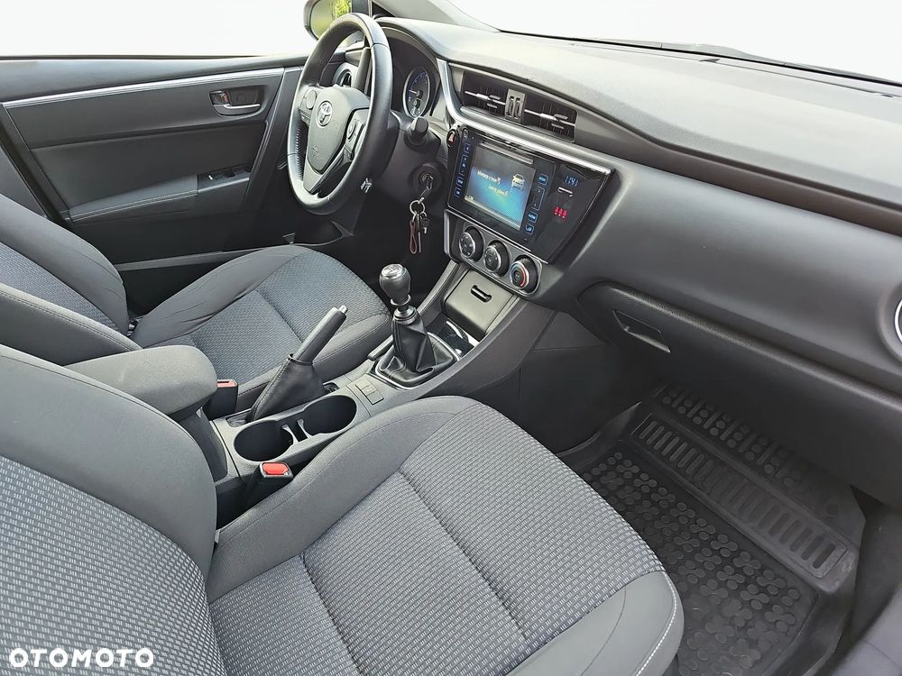Toyota Corolla 1.6 Comfort - 6