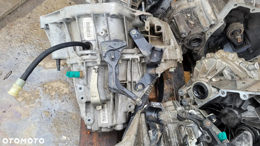 Skrzynia biegów RENAULT MEGANE 6 B IV 1,5 DCI 2016r TL4086 320101020R - 1