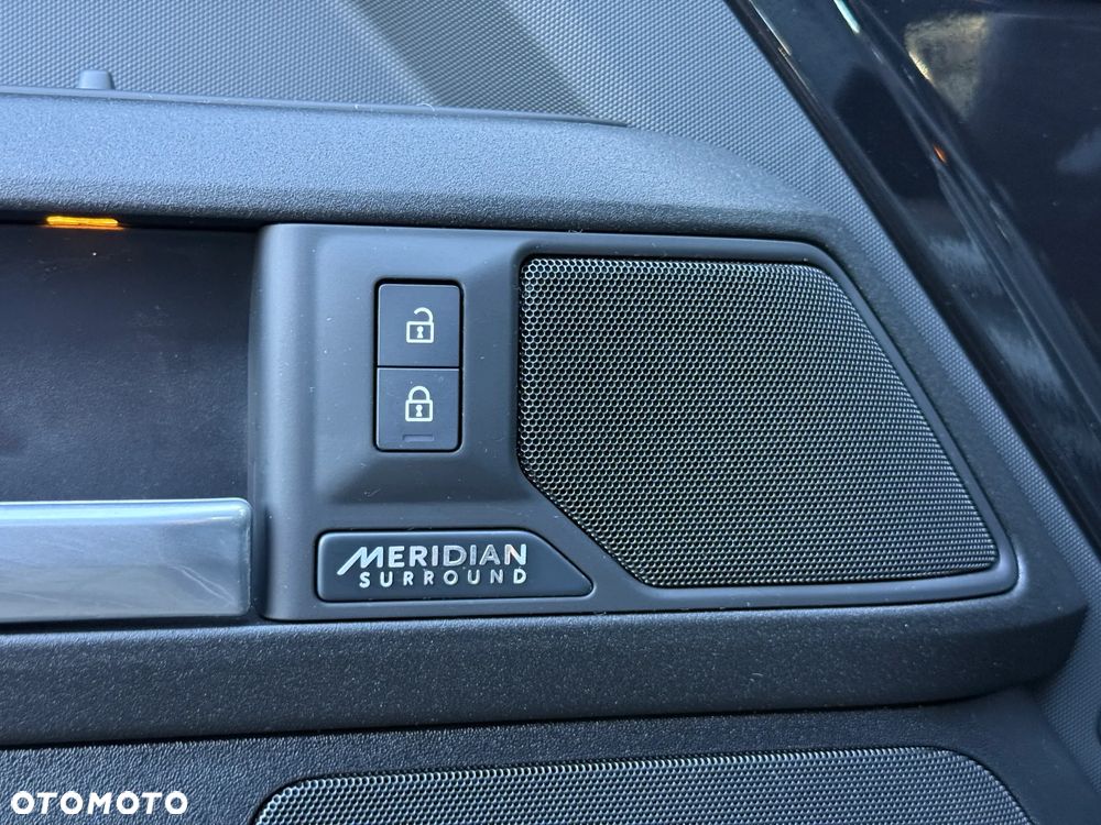 Land Rover Defender 130 D350 X-Dynamic HSE - 17